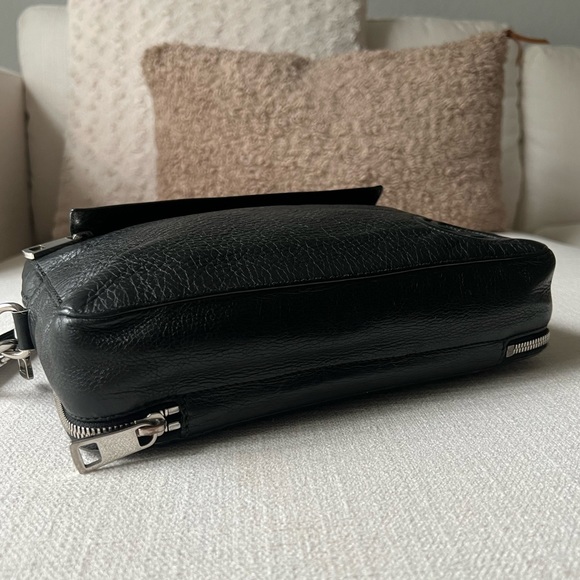 Gucci pebbled leather wrislet - Picture 6 of 10